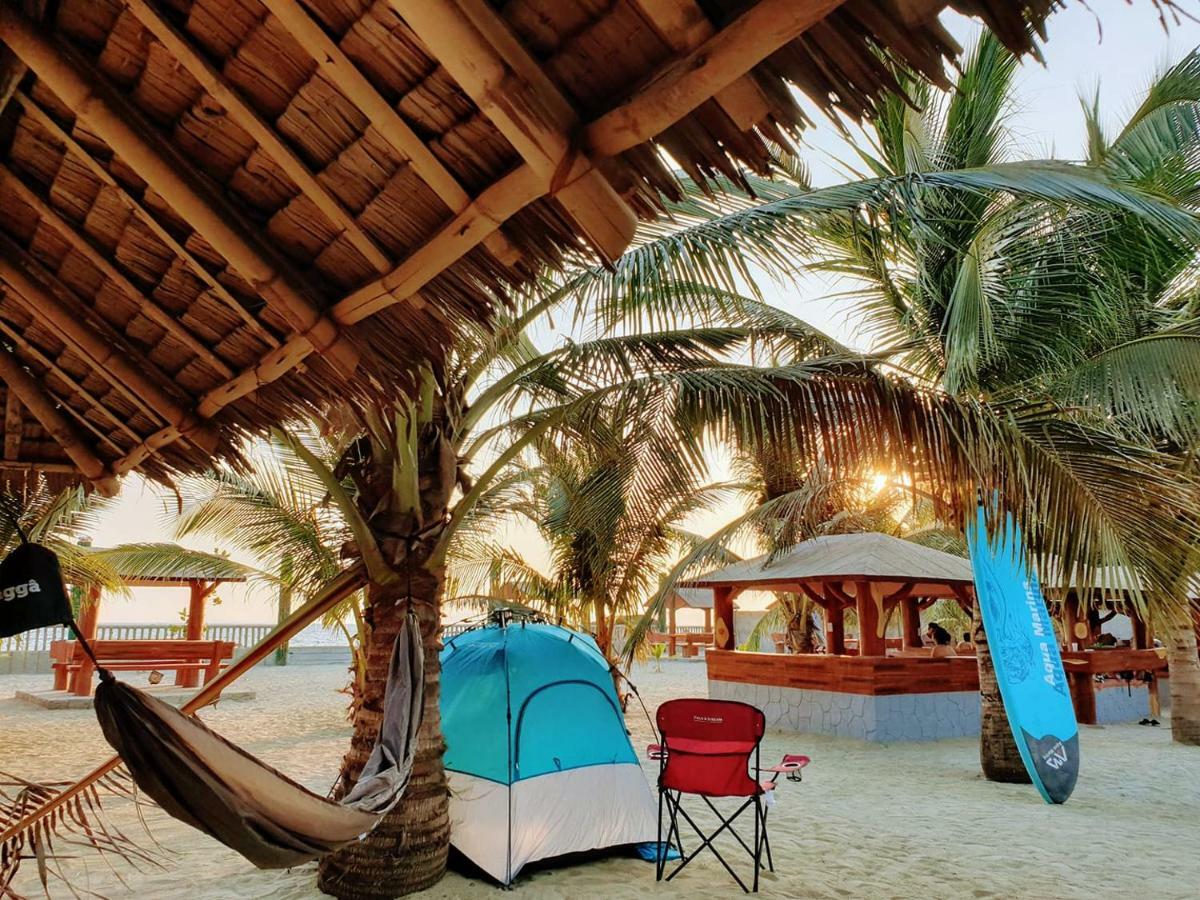 Orlando'S Beach Resort And Events Place Lemery Exterior photo